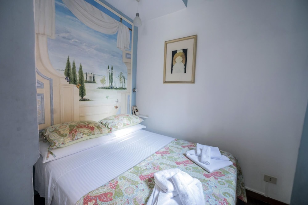 Colosseum 2BR Elegance and Charm