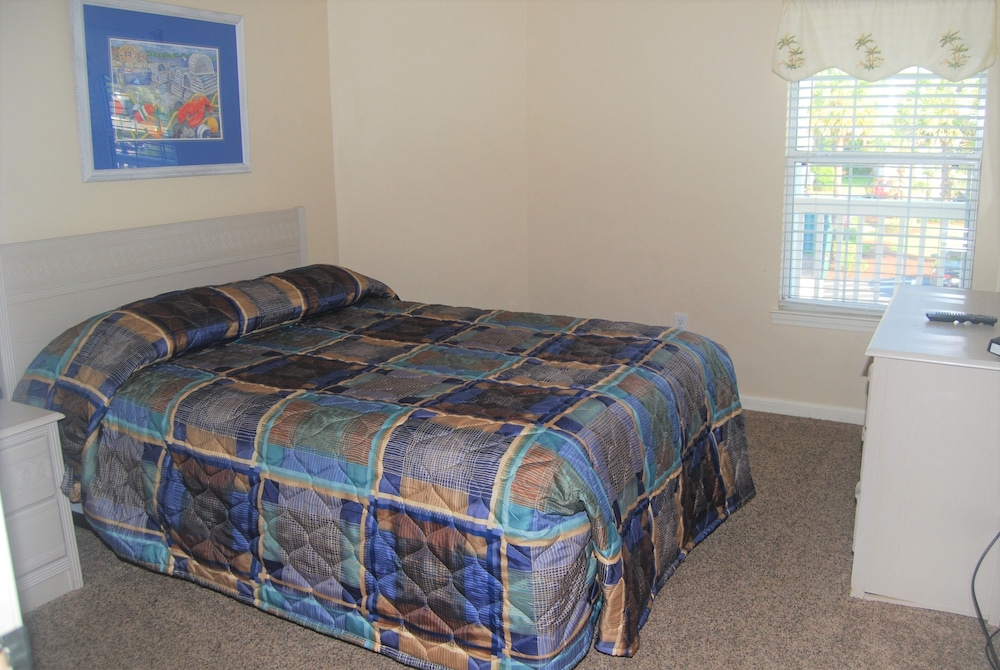 Fairways At Riveroaks 23d 3 Bedroom Condo by RedAwning