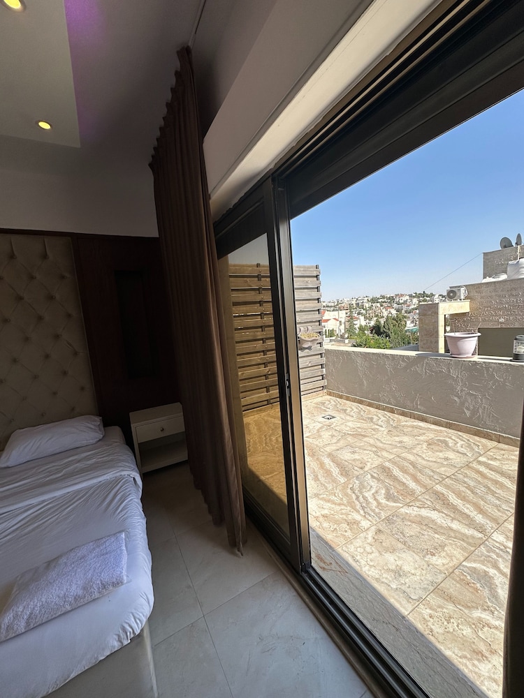 Charming Amman Apartment With Electric Heating & Pool Access