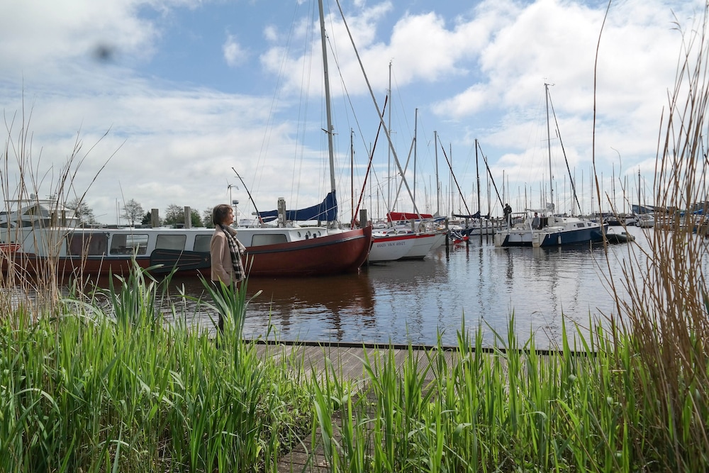6 Pers - Chalet Emma Located at the Lauwersmeer With own Fishing Pier