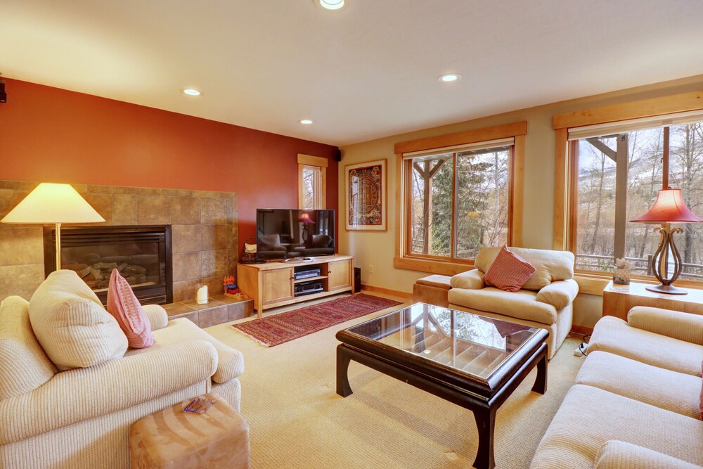 1250 Willow Grove 3 Bedroom Townhouse