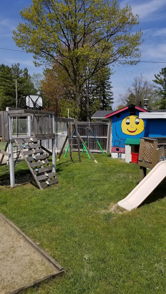 Wasaga Beach Inn And Cottages