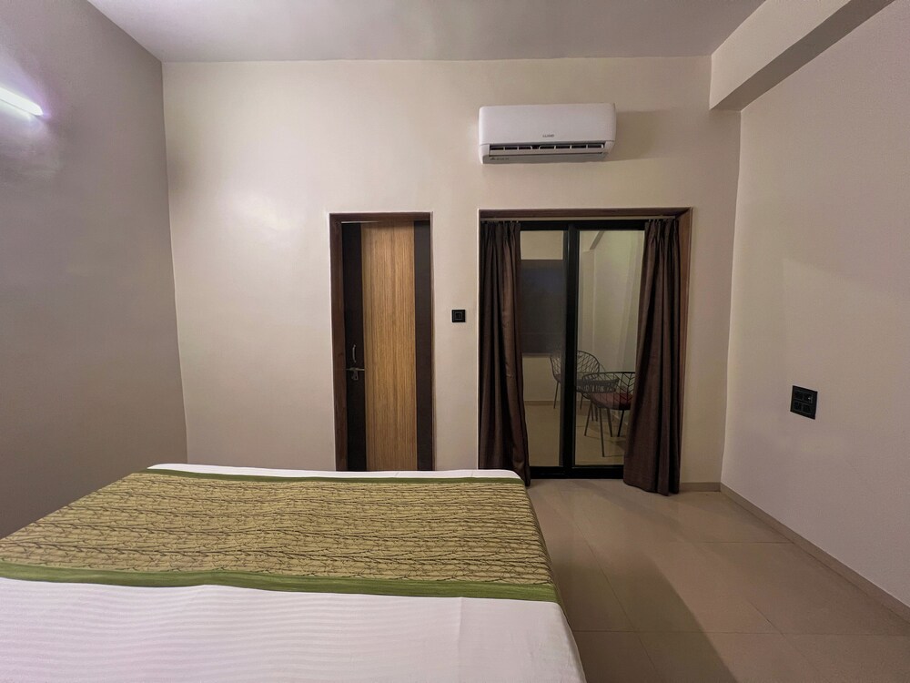 Yash Resort