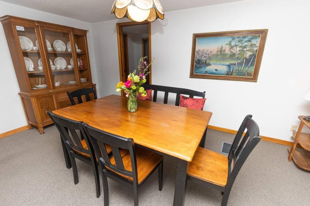 Farmhouse PEC - Centrally Located in PEC - Image 5