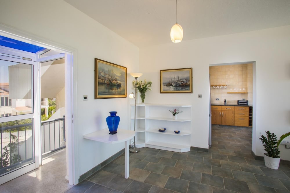 Lordos Sunshore Beachfront Suite