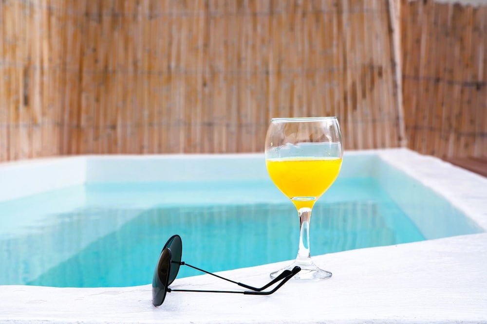 Santorini Luxury Suite w Rooftop Hottub Seaview