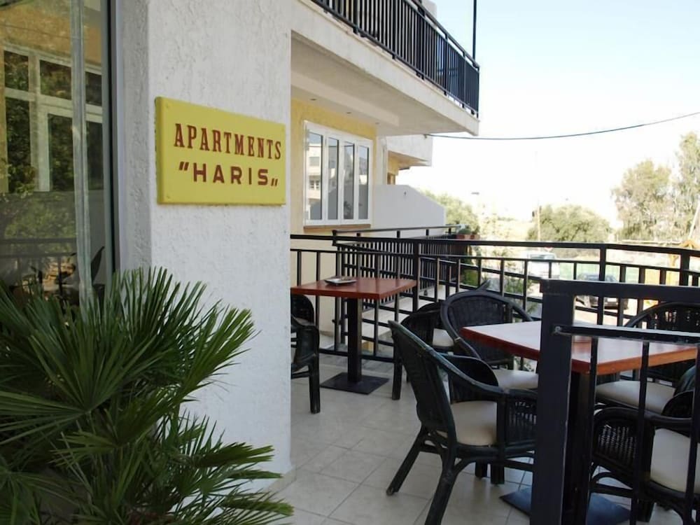 Haris Apartments