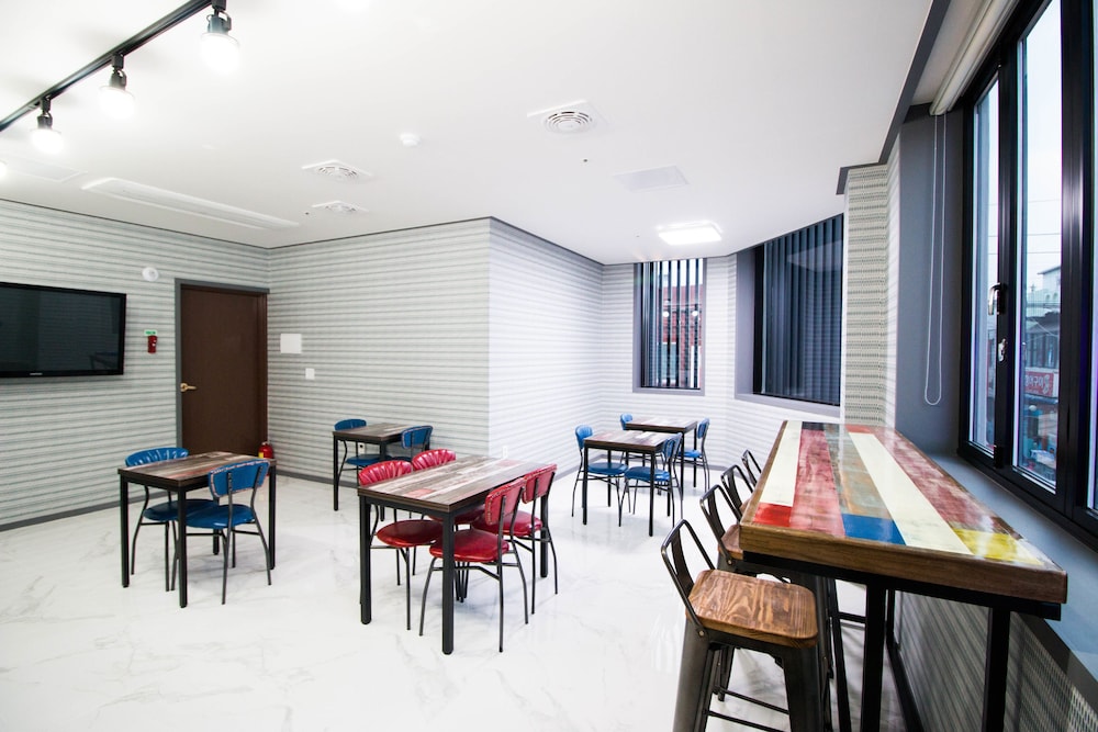 meeting & event spaces