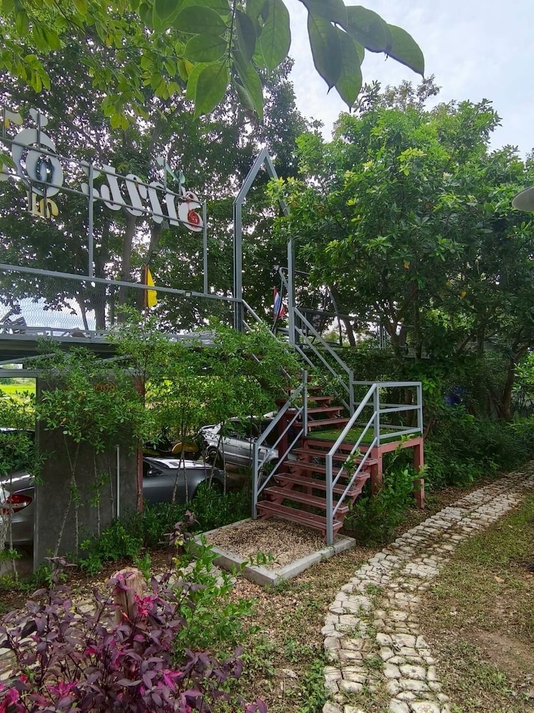 Phawaeng Resort