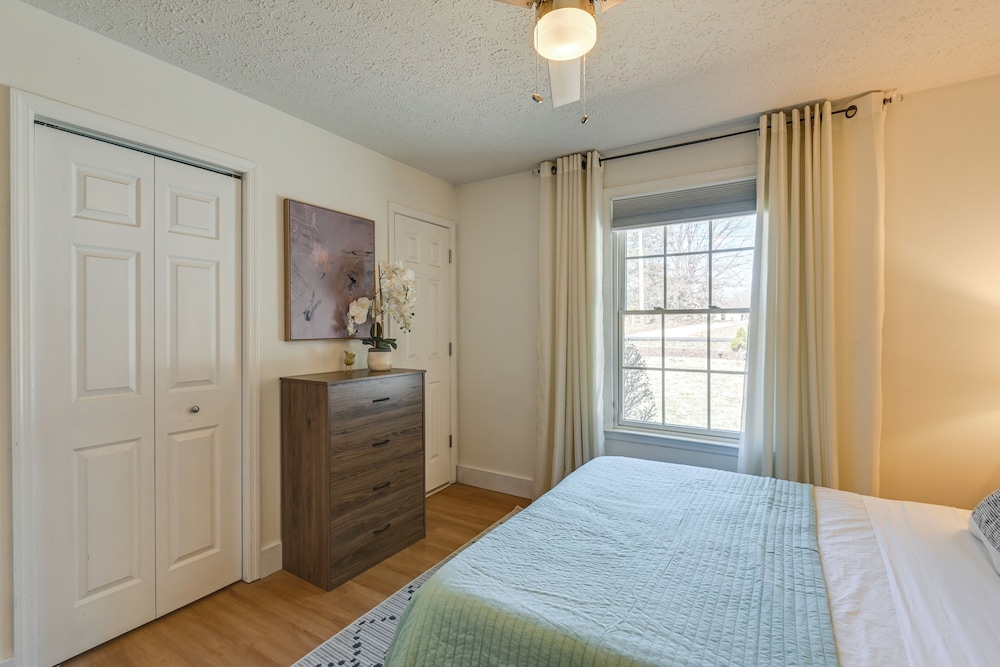 Family Home w/ Furnished Deck in Fairview!