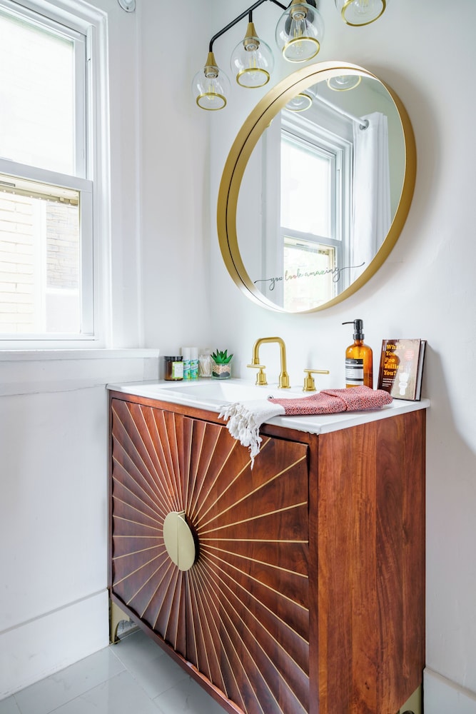 Jungle House Boutique Suites – Short North & Convention Center