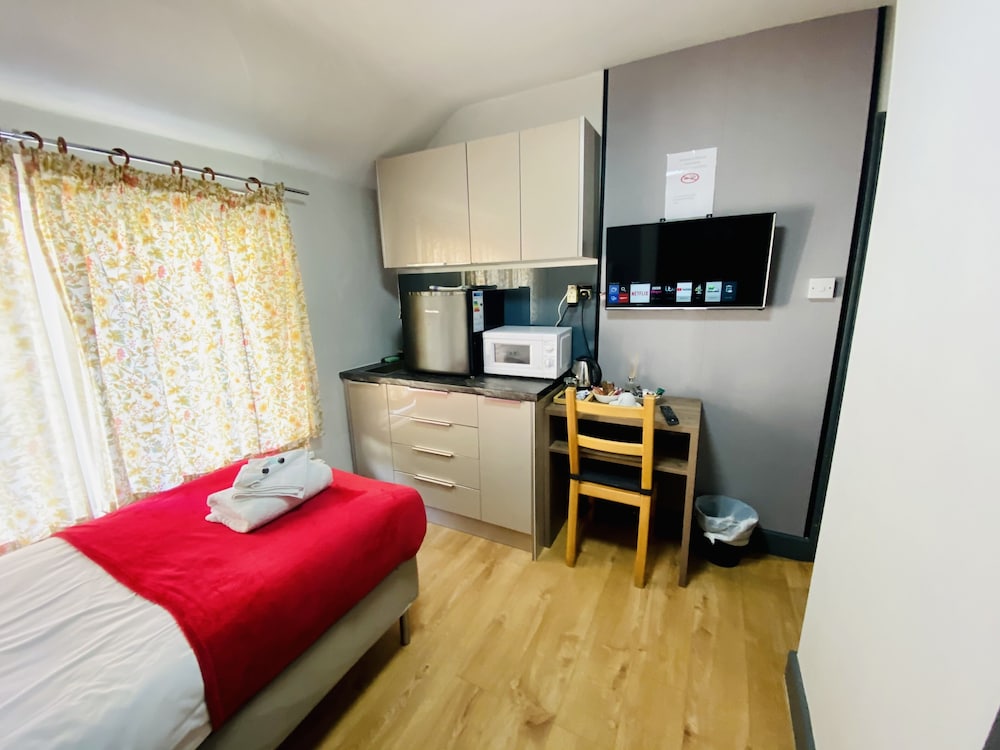 Oxford Vacations - Hollybush Guest House - Property Image 3