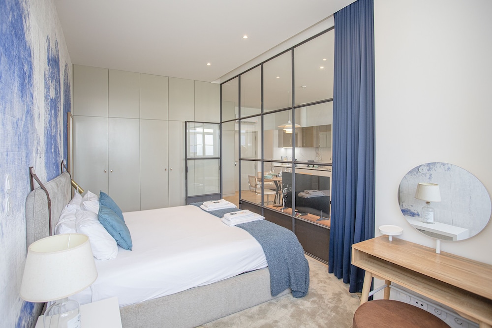 Modern Coastline Apartment view 4