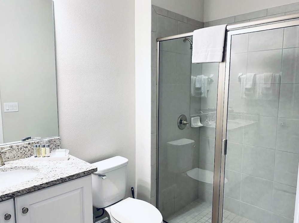 Amazing 4/3 Home at Reunion!! With Private Pool, Near Disney and Universal!!