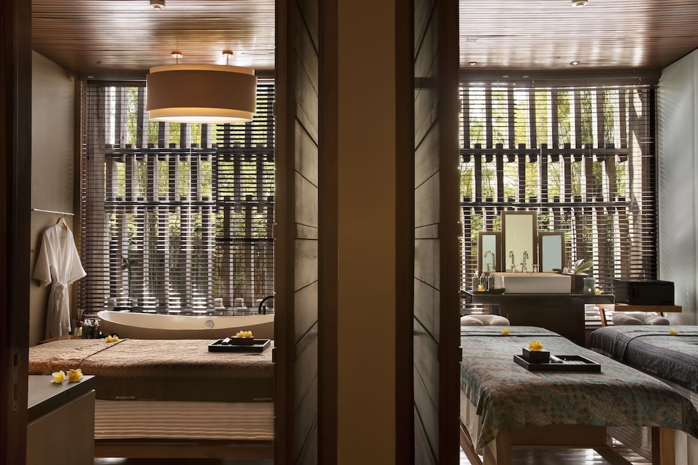 The Elysian Boutique Villa Hotel 25