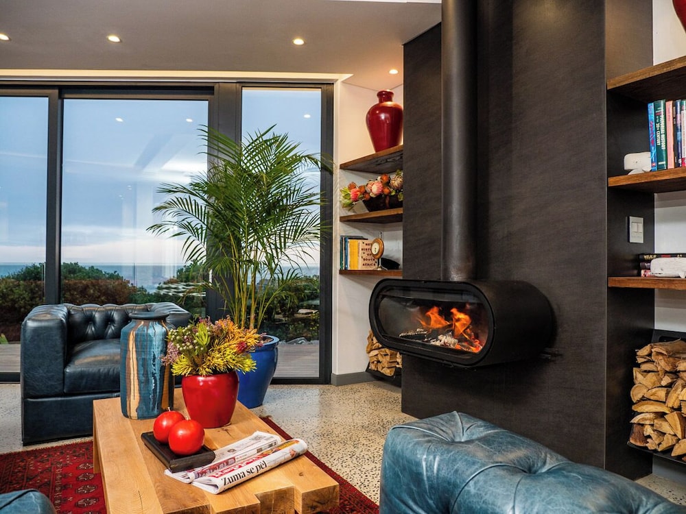 Boutique Ocean Views incorporating Wend