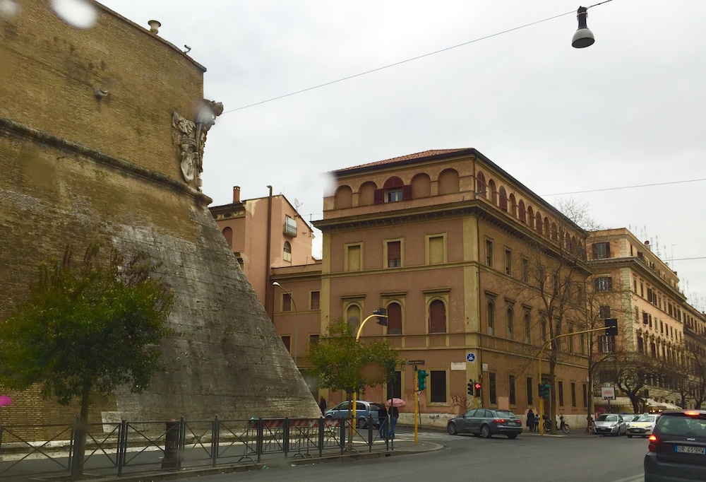 Saint Peter Inn