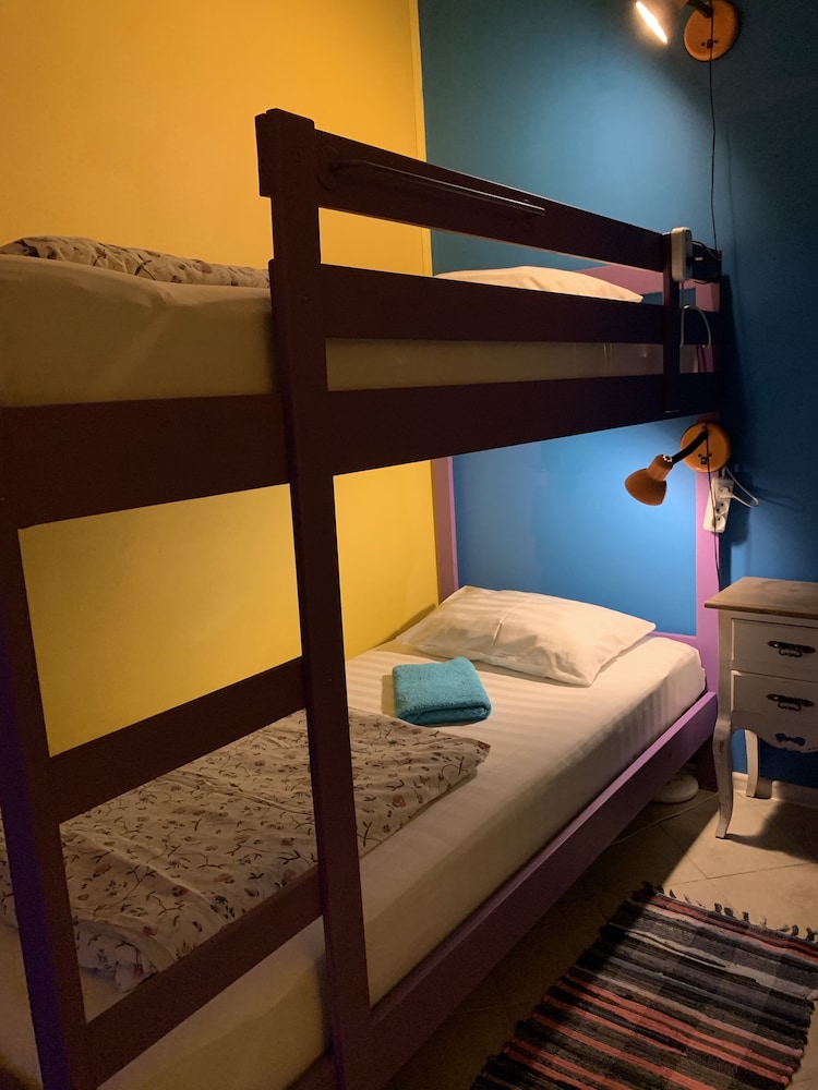 Hostel Makarena