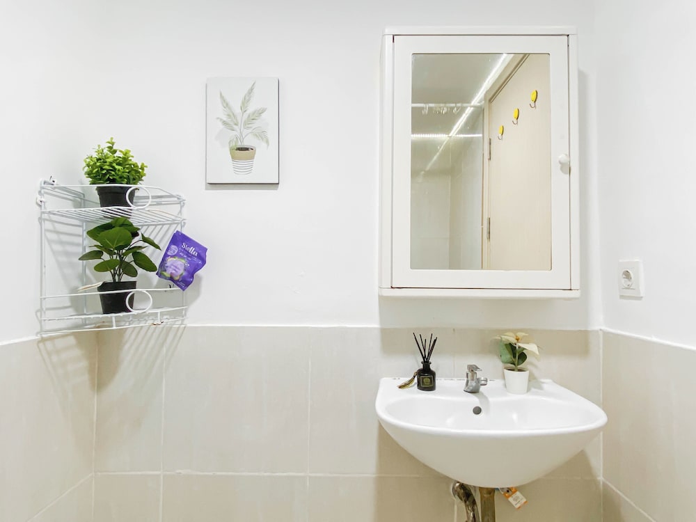 Neat Style 2Br Apartment Meikarta