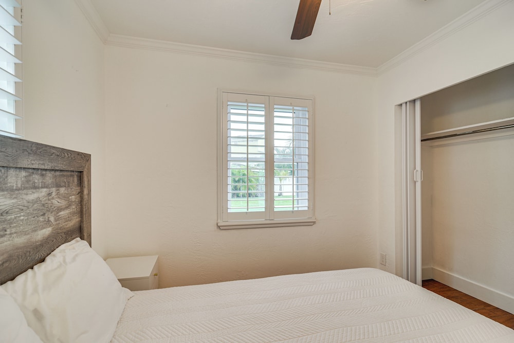 5 Mi to Dtwn: Pet-friendly Home in St Petersburg!