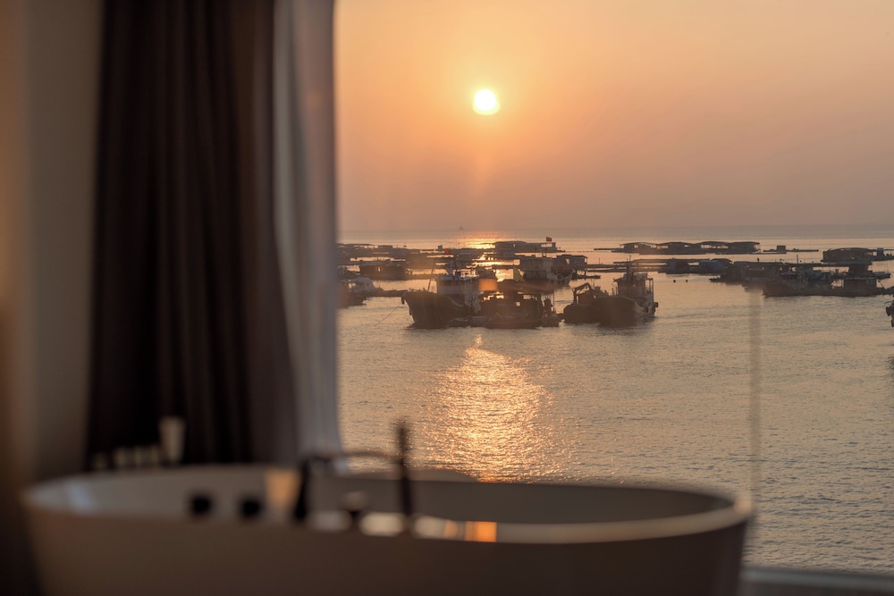 Miyue · Shenzhen Monet Garden Seaview Resort