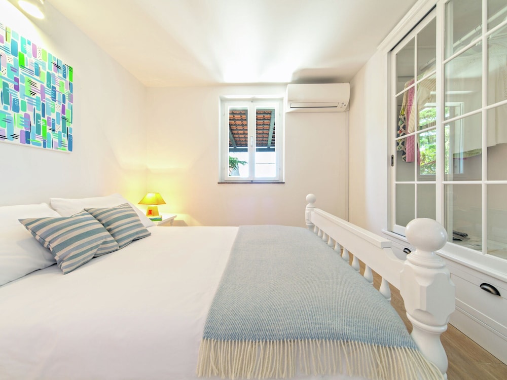 Charming Villa With Private Swimming Pool in Dalmatia view 2