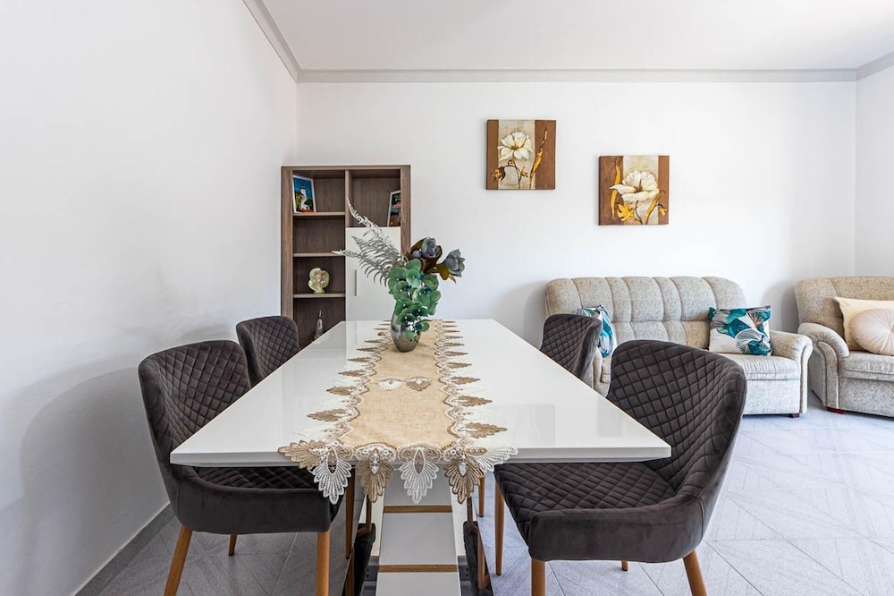New Sunset Haven in Gale-2br With Big Terrace