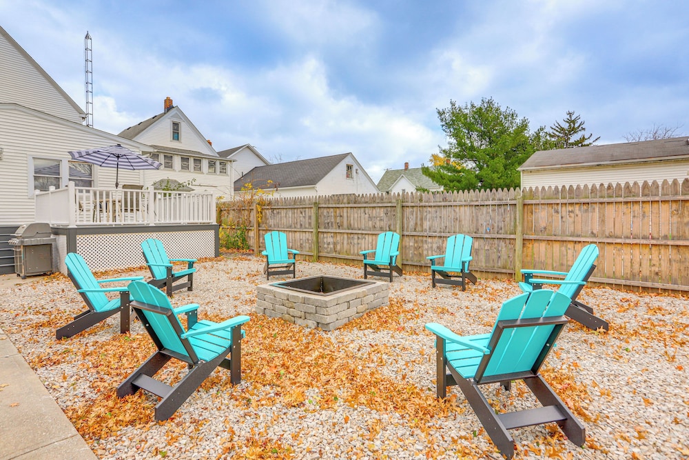 Walk to Beach: Home w/ Pool in Vermilion