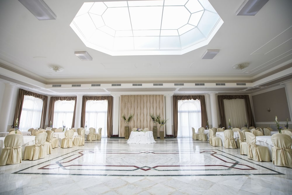 meeting & event spaces
