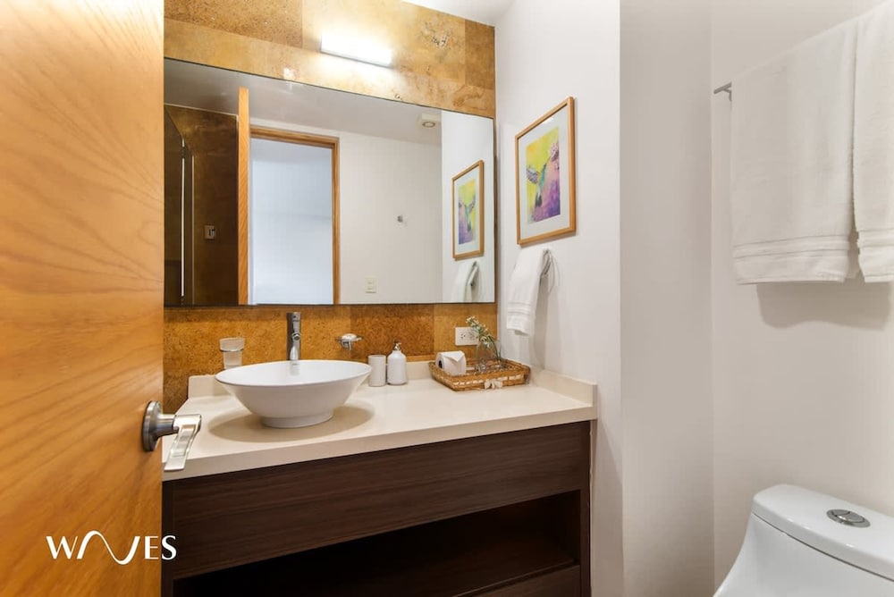 Luminous 1 Br Steps Away From the Beach