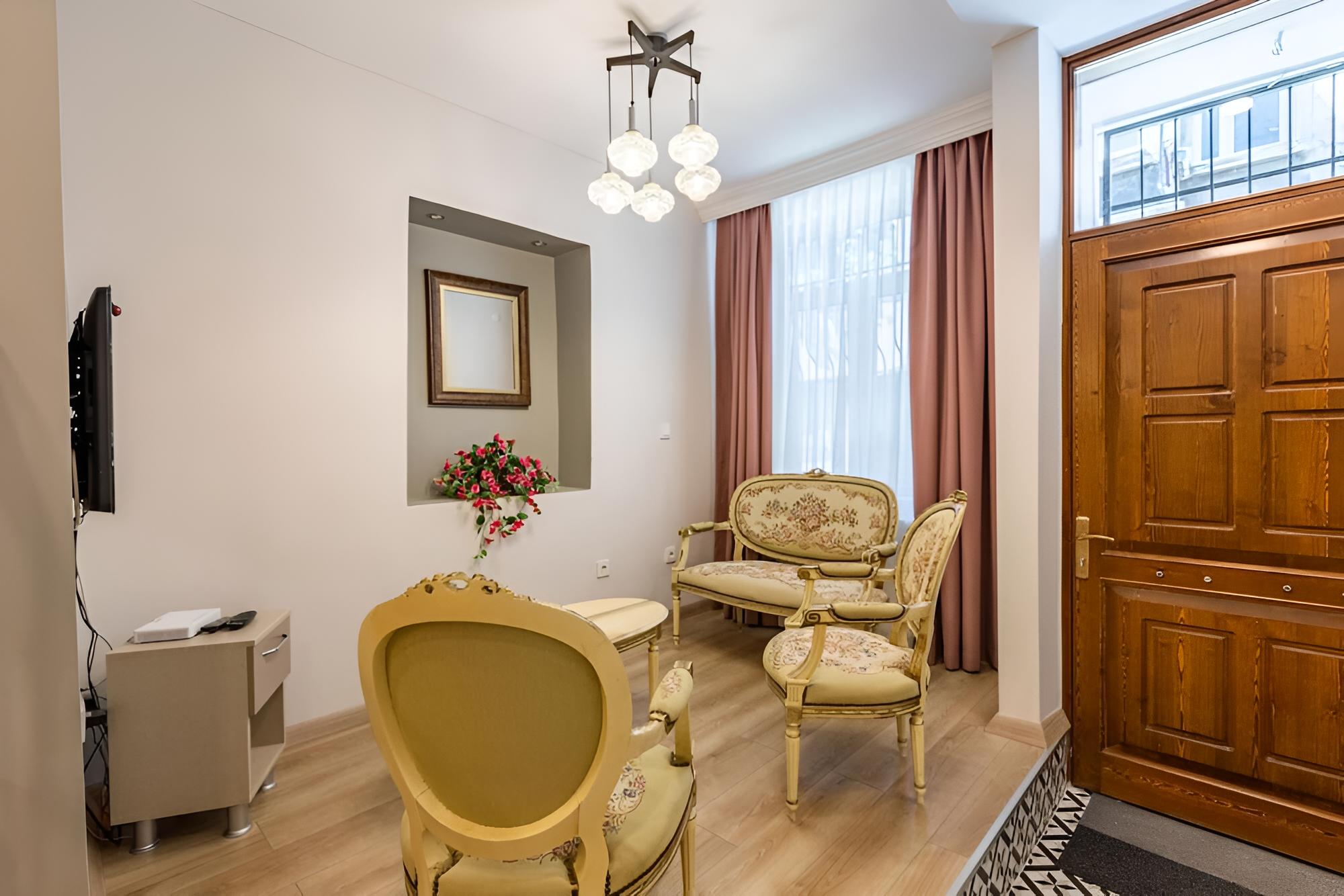 Duplex House Near Trendy Attractions in Sisli