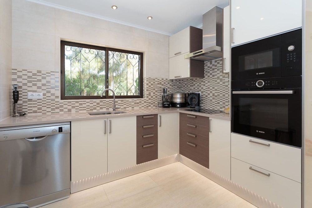 Floresta Fabulous Villa Close to Beach and Golf
