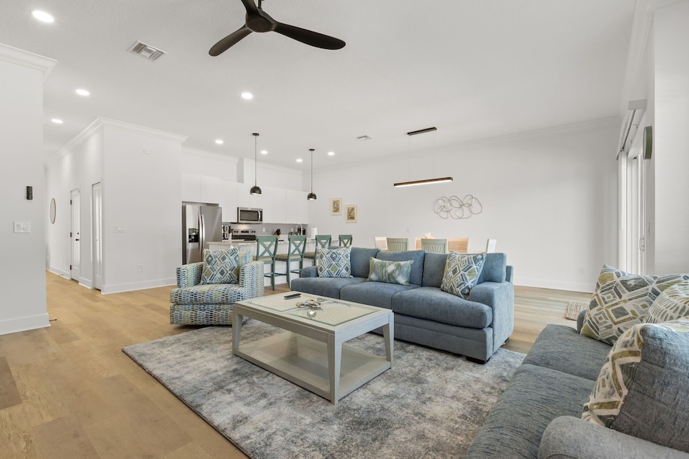 NEW Casa Sol Casa Cielo - Luxurious Newly Built Tampa Townhouses In Prime Location