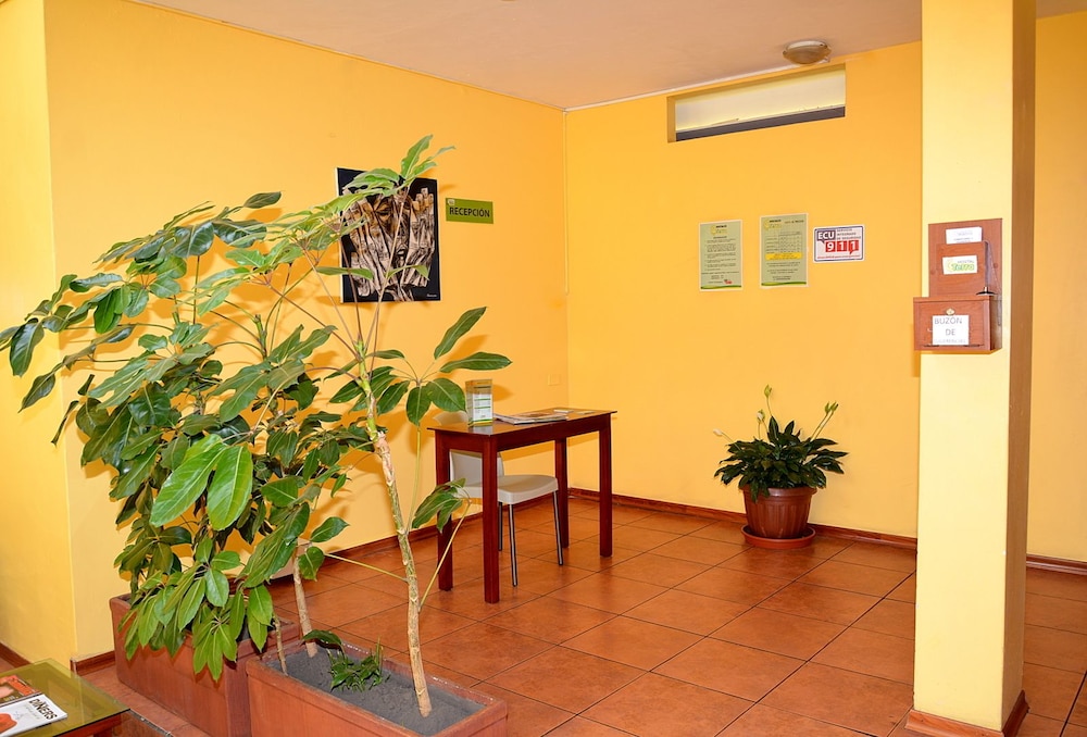 Hostal Terra 3 Base Aerea