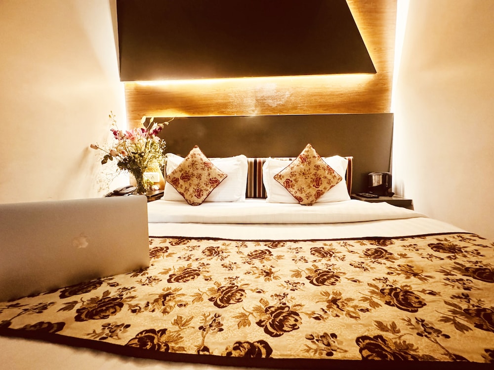 Staybook Hotel Jai Balaji New Delhi Railway Station