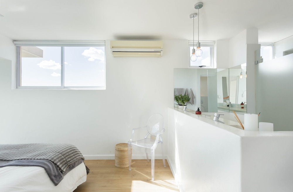 Modern, Chic Penthouse With Mountain, City Sea Views view 5