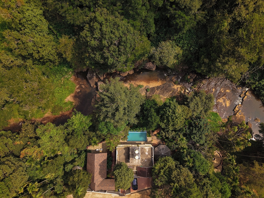 Hunters Hideout Resort
