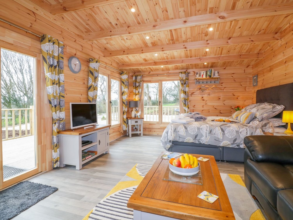 Little Orchard Lodge view 5