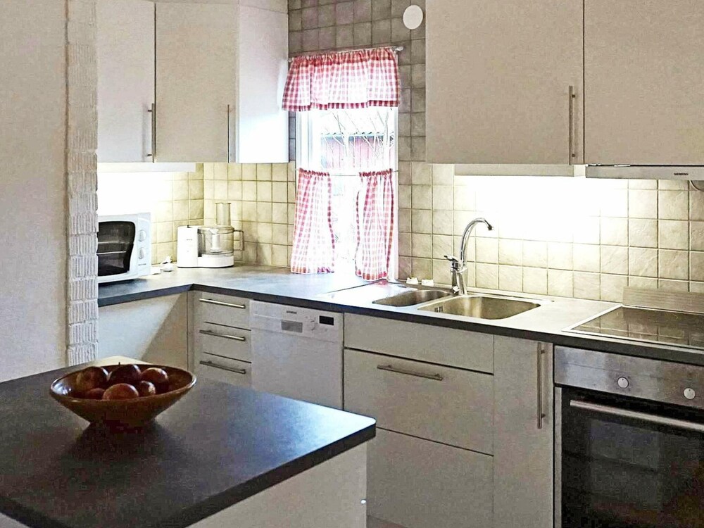 6 Person Holiday Home in Monsteras view 4