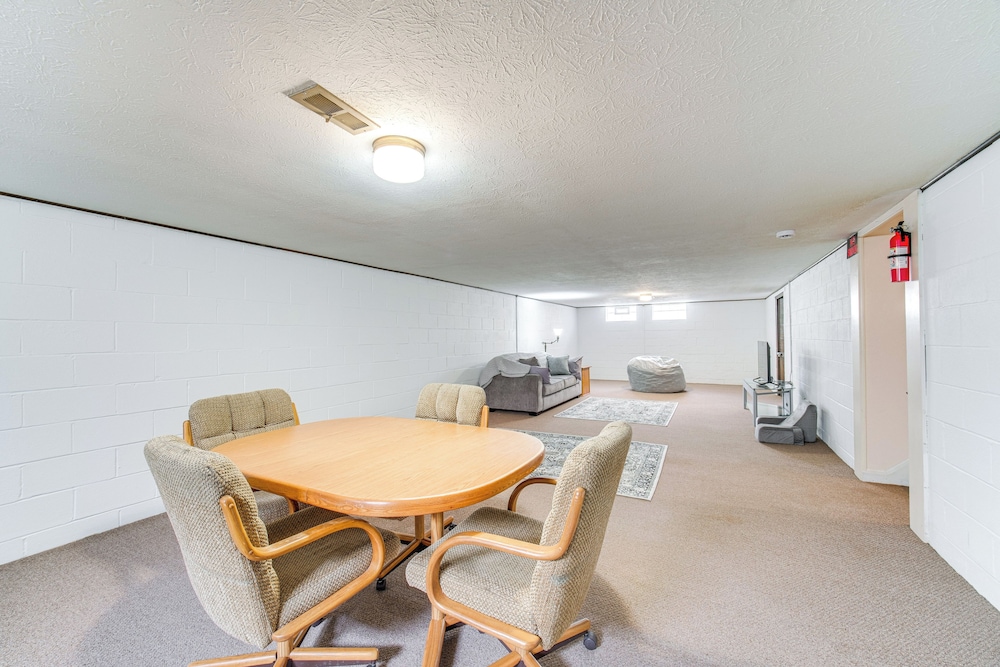 8 Mi to Cleveland: Family Home w/ Fenced Backyard!