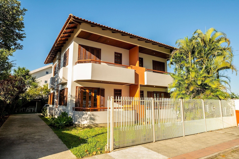 Beautiful Apartments Close to the Beach Stacy