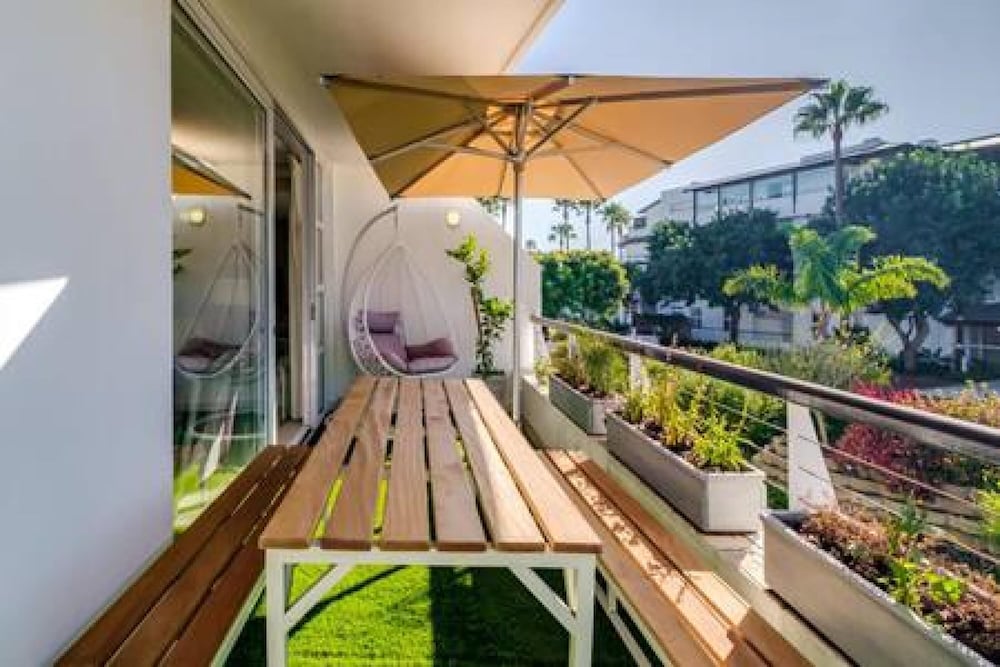 Elegant Apartment at the Waterclub Amani Views