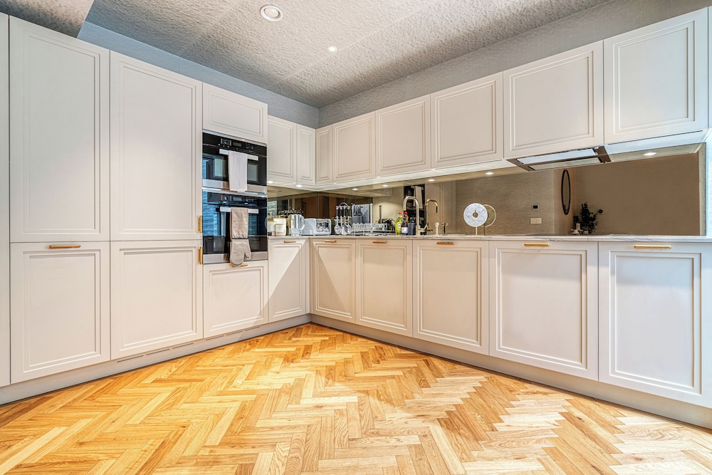 Luxury flats near Big Ben and London Eye