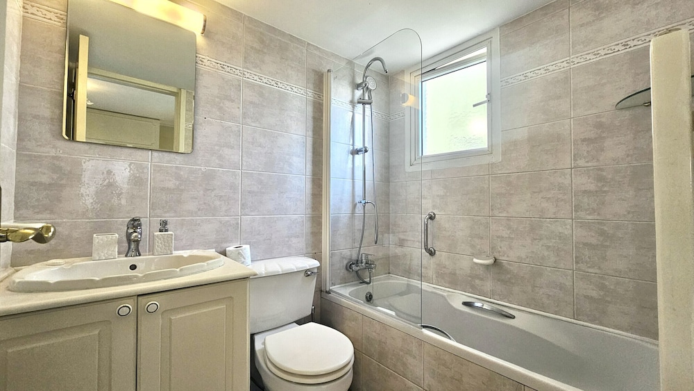 24 NIC - Stay Charm Classic Apartment