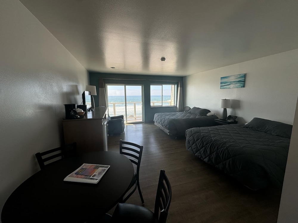 Sunset Oceanfront Lodging