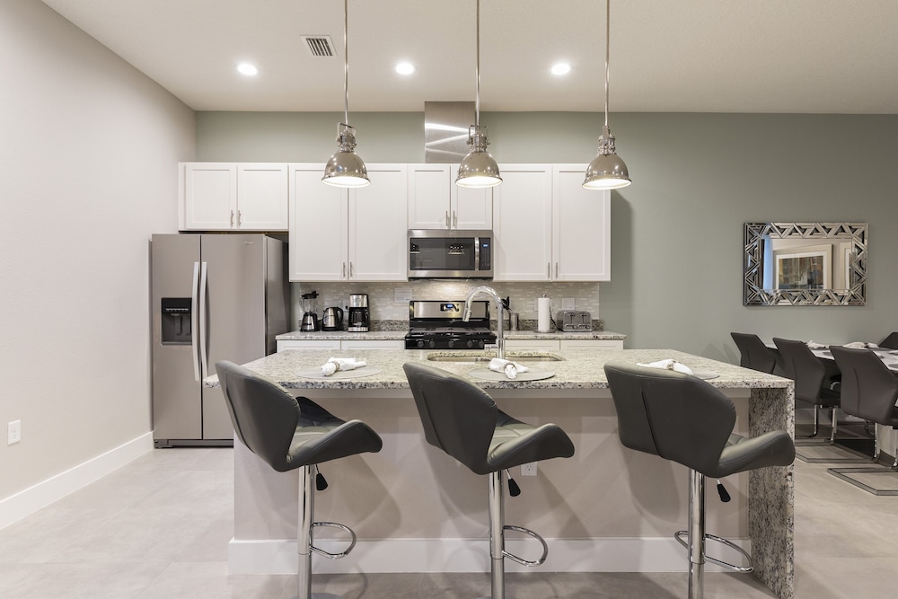Summerville Vacation Homes by Columbia Management