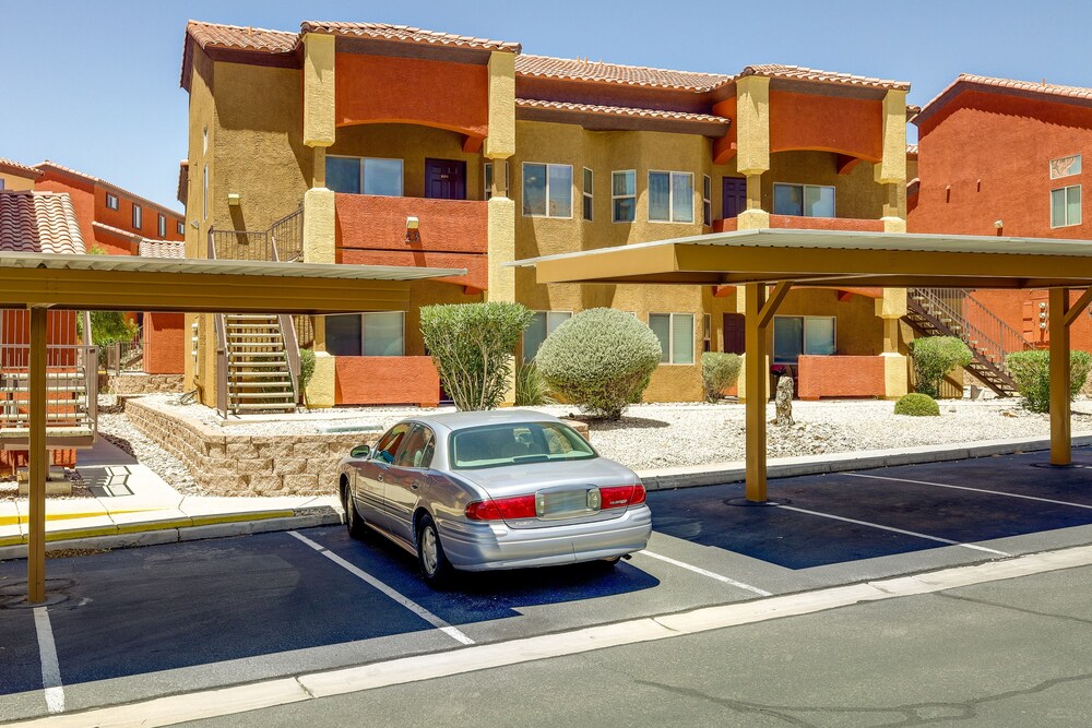 Mesquite Condo w/ Community Pool  Hot Tub! - Property Image 3