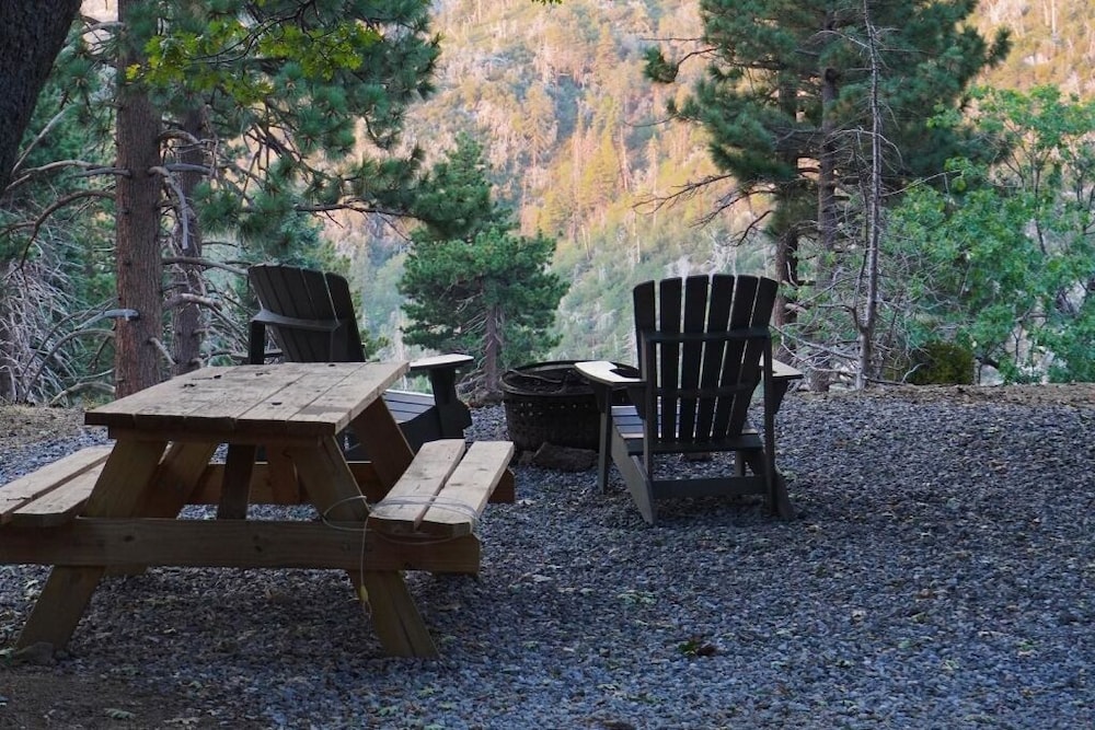 Postcard Cabins Big Bear, Outdoor Collection by Marriott Bonvoy