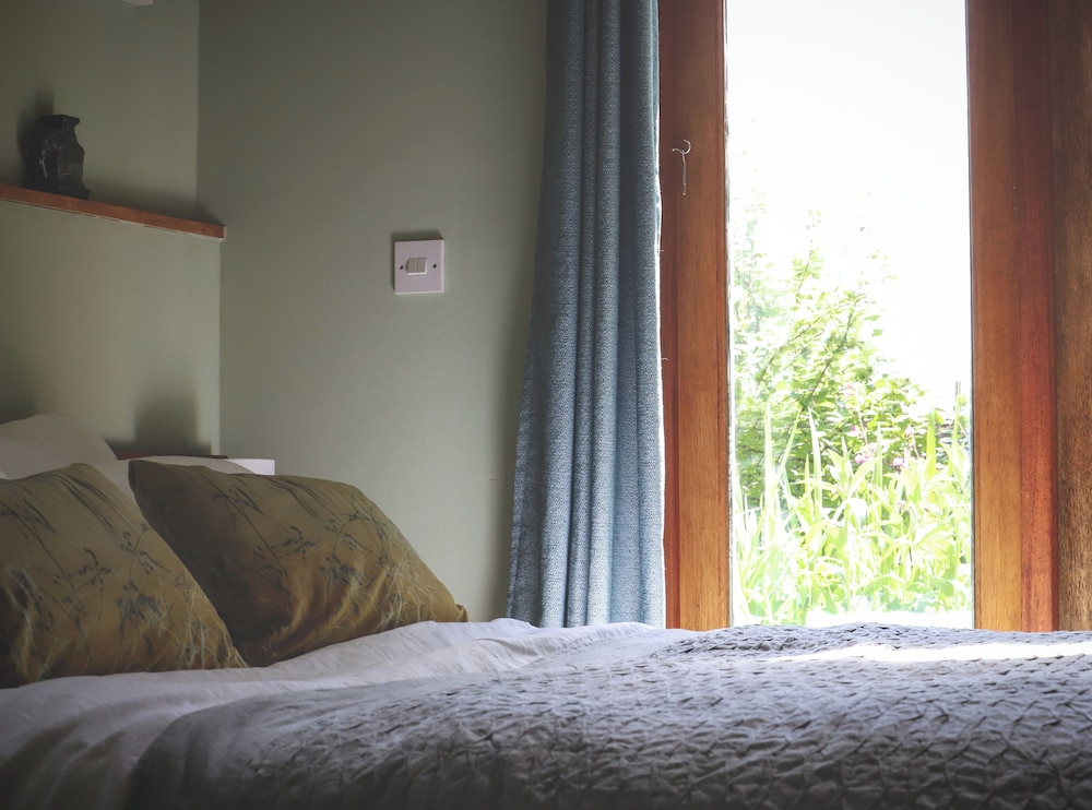 Eco-friendly Cornish Sanctuary Peaceful Location