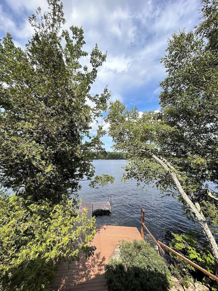 717 West Shore Rd.